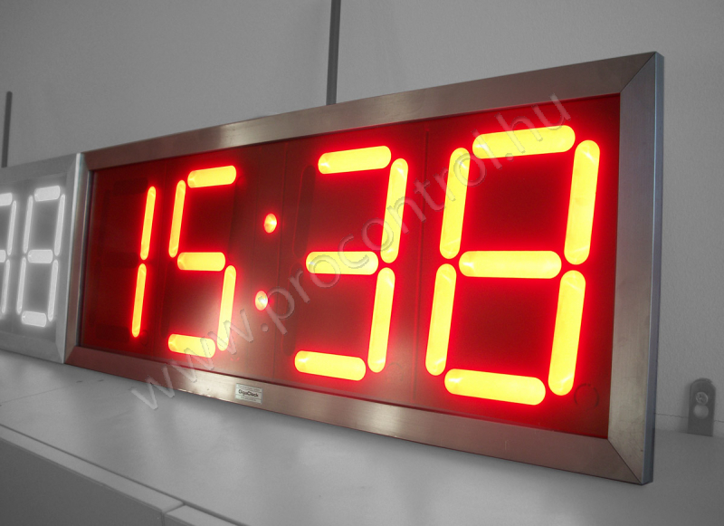 Электронные часы показывают 10 58 40. Спортивные электронные часы на стену. Часы римские цифровые. Референс часы электронные. Электронные часы am.